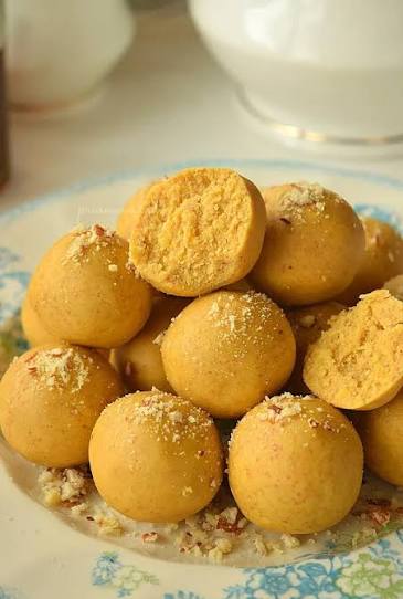Besan Laddu